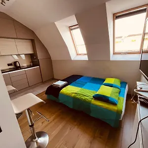 Apartment By The Roof, Krakow